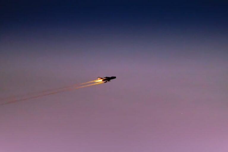 MiG-25 Foxbat: The Legendary Soviet Interceptor & Its Unbreakable Records