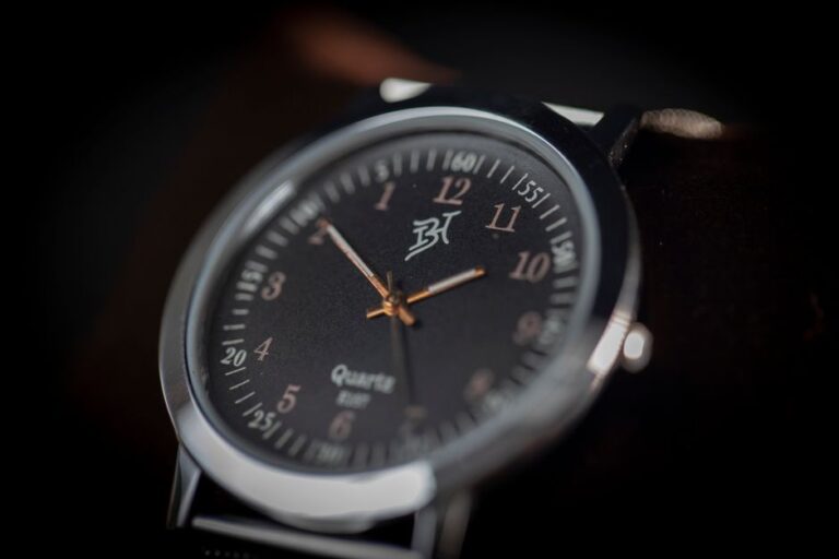 How Quartz Watches Work: Unveiling the Science Behind Precise Timekeeping