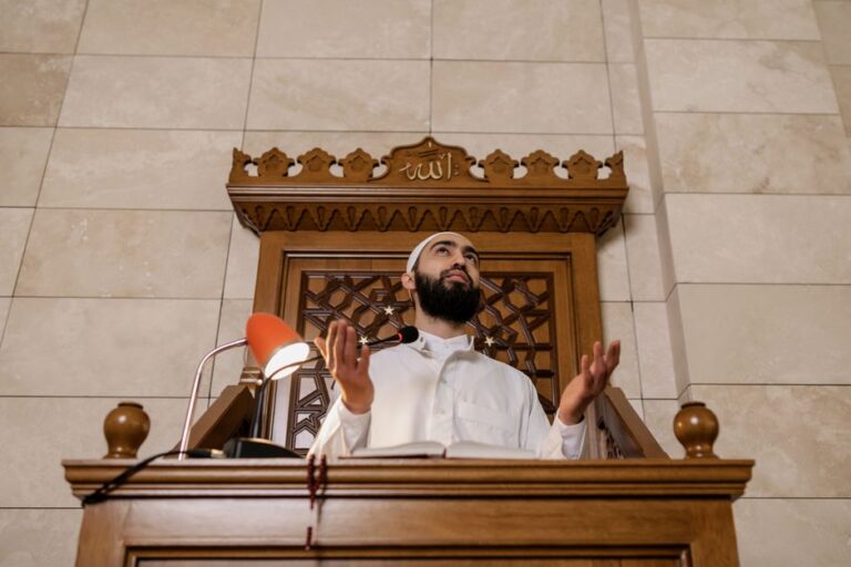 The Pivotal Succession: Navigating Leadership After Prophet Muhammad's Passing