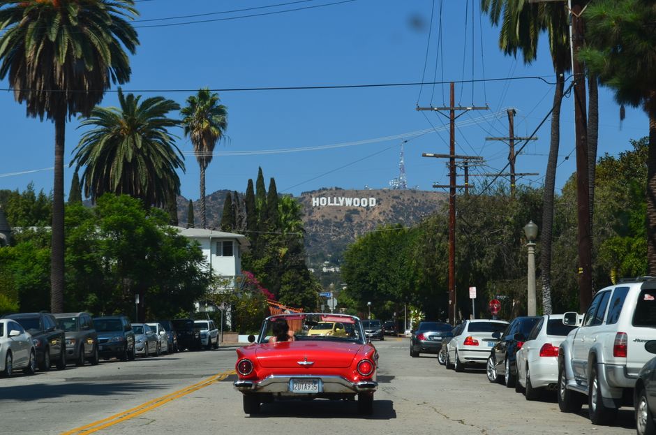California's Automotive Heritage: Iconic Road Trips, Classic Cars, & Driving History