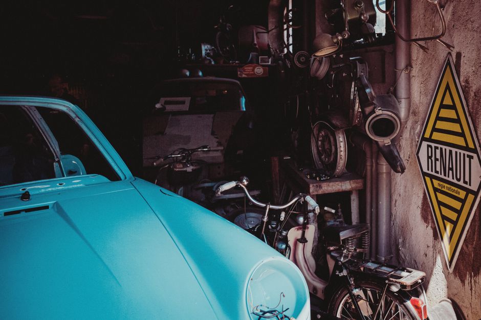 Content Irrelevant for California Travel Blog - Automotive History Topic